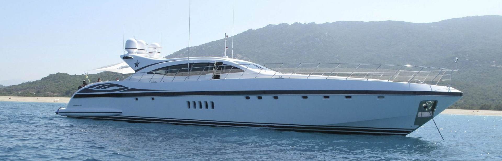 luxury open yachts